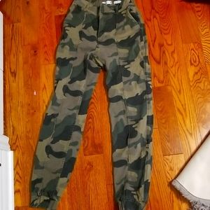 Camo Jean's in style alt